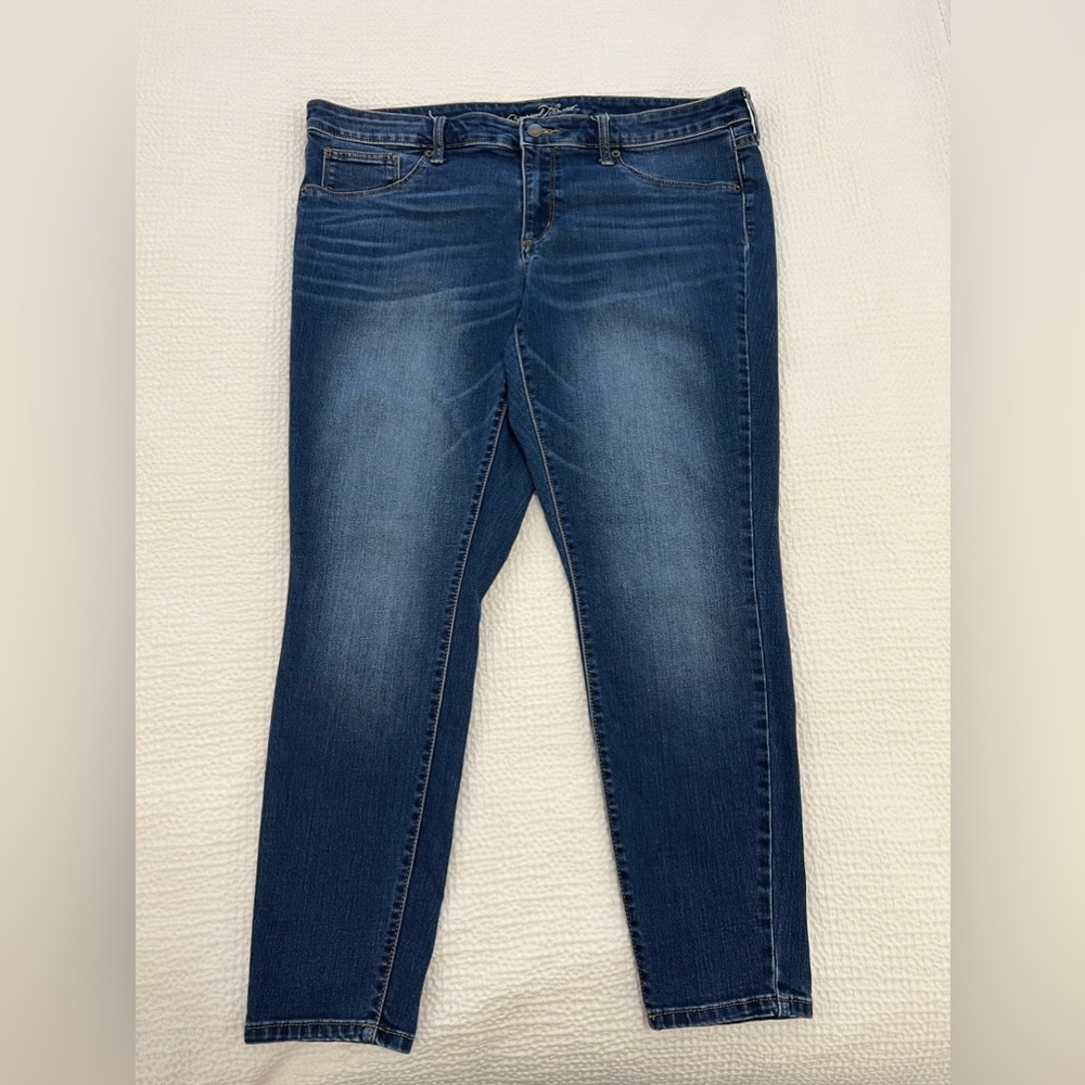 Universal Thread Mid Rise Jeggings - Picture 2 of 8